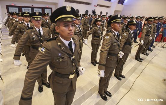 Daniel y Rosario presiden acto de graduación de cadetes del Ejército de Nicaragua