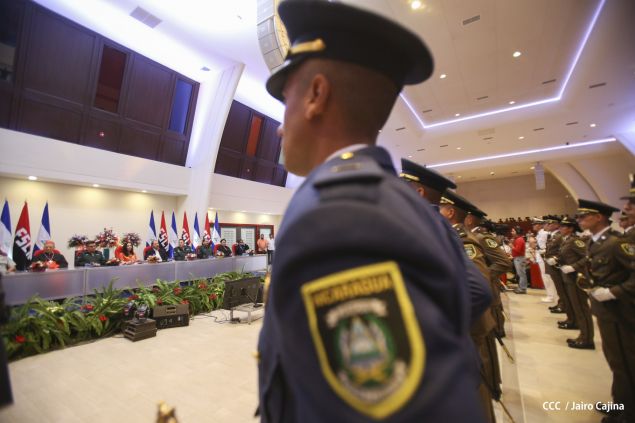 Daniel y Rosario presiden acto de graduación de cadetes del Ejército de Nicaragua