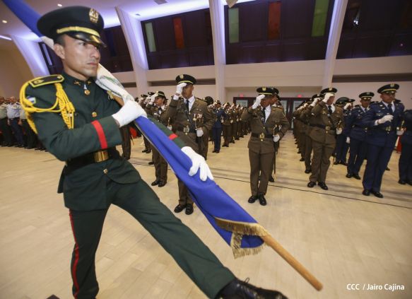 Daniel y Rosario presiden acto de graduación de cadetes del Ejército de Nicaragua
