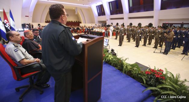 Daniel y Rosario presiden acto de graduación de cadetes del Ejército de Nicaragua