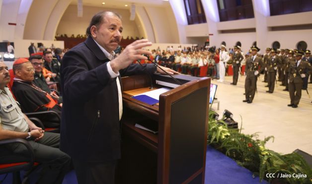 Daniel y Rosario presiden acto de graduación de cadetes del Ejército de Nicaragua