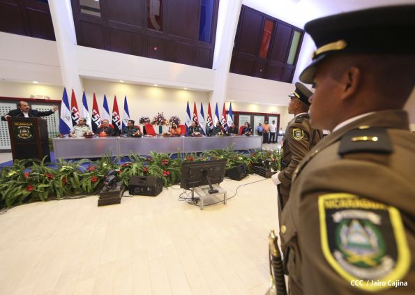 Daniel y Rosario presiden acto de graduación de cadetes del Ejército de Nicaragua