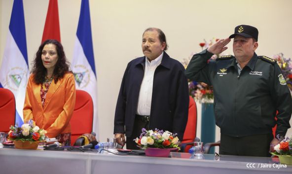Daniel y Rosario presiden acto de graduación de cadetes del Ejército de Nicaragua