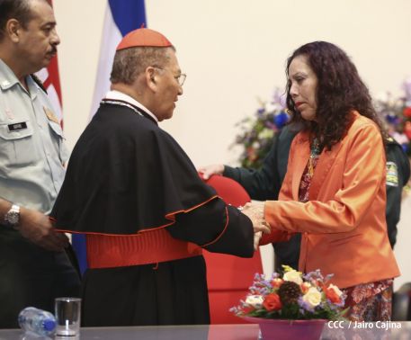 Daniel y Rosario presiden acto de graduación de cadetes del Ejército de Nicaragua