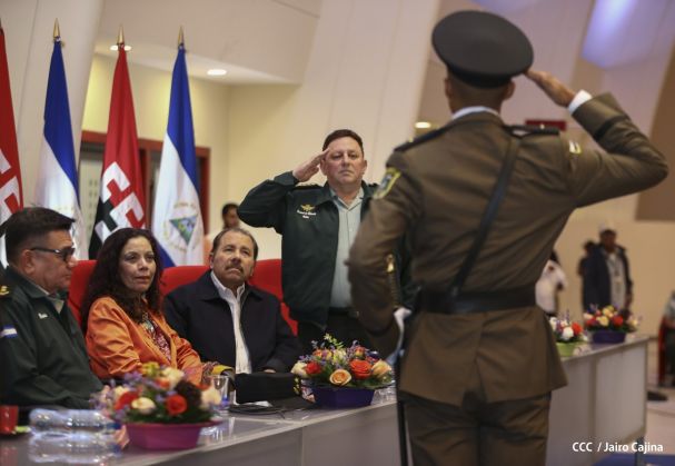 Daniel y Rosario presiden acto de graduación de cadetes del Ejército de Nicaragua