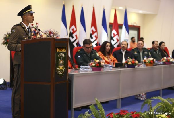 Daniel y Rosario presiden acto de graduación de cadetes del Ejército de Nicaragua