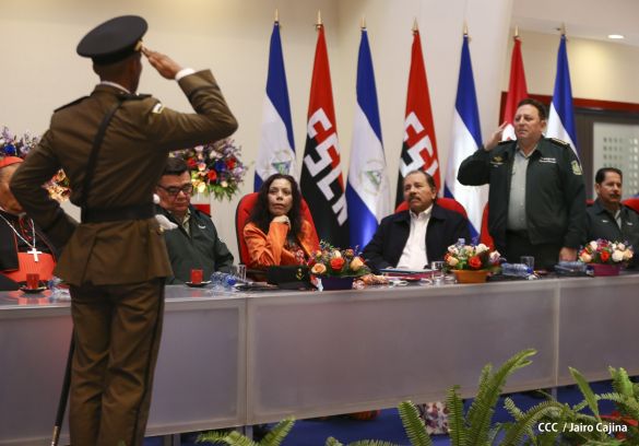 Daniel y Rosario presiden acto de graduación de cadetes del Ejército de Nicaragua