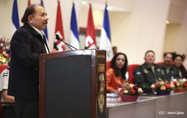 Daniel y Rosario presiden acto de graduación de cadetes del Ejército de Nicaragua