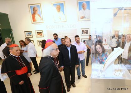 Daniel y Rosario inauguran el Museo San Juan Pablo II
