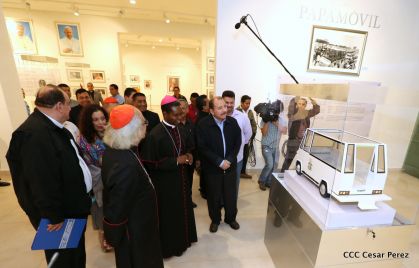 Daniel y Rosario inauguran el Museo San Juan Pablo II