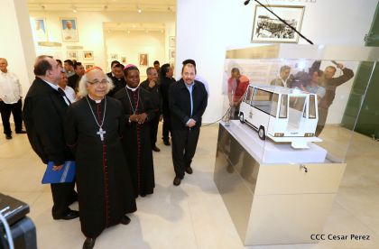 Daniel y Rosario inauguran el Museo San Juan Pablo II