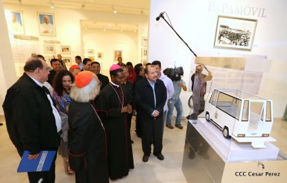 Daniel y Rosario inauguran el Museo San Juan Pablo II