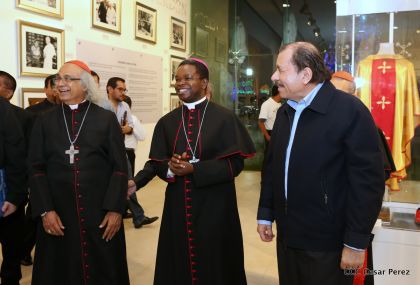 Daniel y Rosario inauguran el Museo San Juan Pablo II