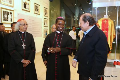 Daniel y Rosario inauguran el Museo San Juan Pablo II