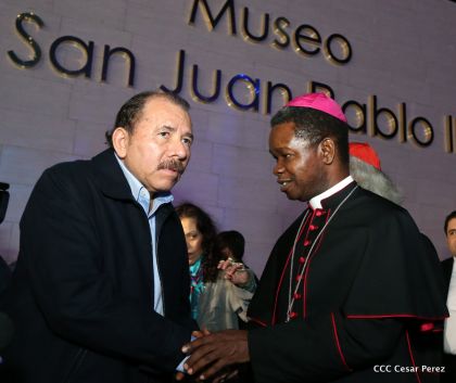 Daniel y Rosario inauguran el Museo San Juan Pablo II