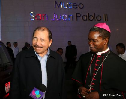 Daniel y Rosario inauguran el Museo San Juan Pablo II