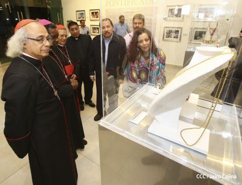 Daniel y Rosario inauguran el Museo San Juan Pablo II
