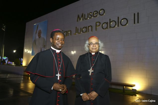 Daniel y Rosario inauguran el Museo San Juan Pablo II