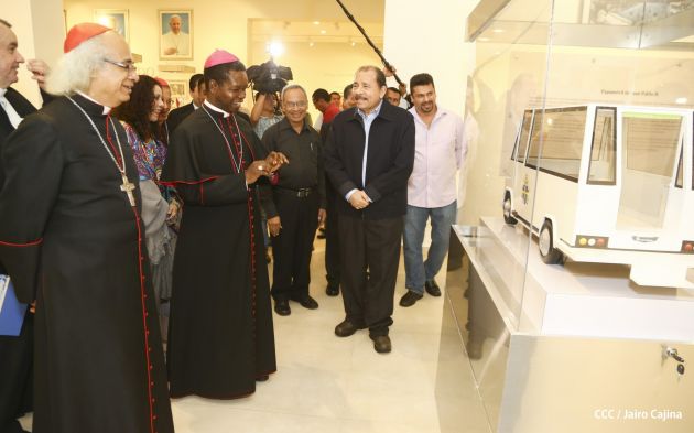 Daniel y Rosario inauguran el Museo San Juan Pablo II