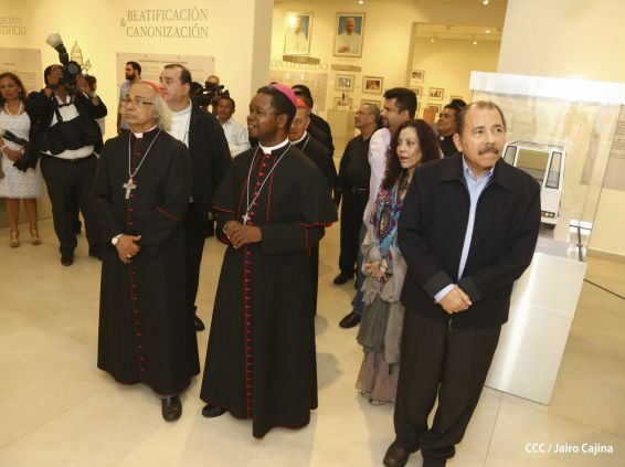 Daniel y Rosario inauguran el Museo San Juan Pablo II