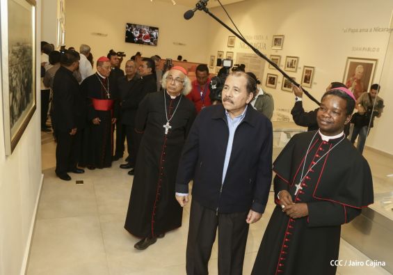 Daniel y Rosario inauguran el Museo San Juan Pablo II