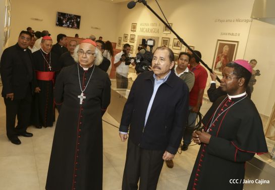 Daniel y Rosario inauguran el Museo San Juan Pablo II