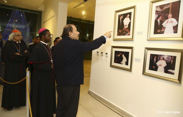 Daniel y Rosario inauguran el Museo San Juan Pablo II