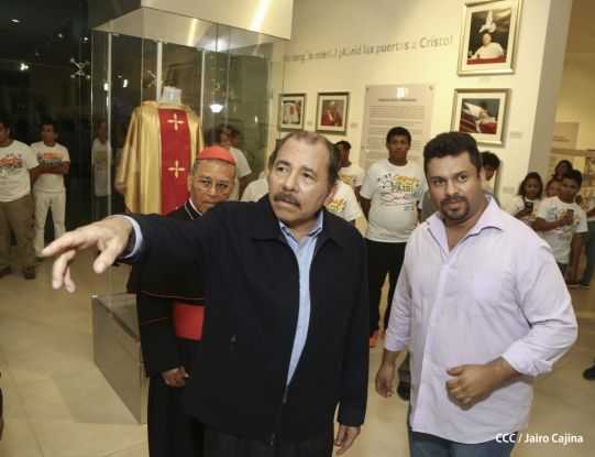 Daniel y Rosario inauguran el Museo San Juan Pablo II