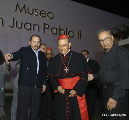 Daniel y Rosario inauguran el Museo San Juan Pablo II