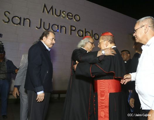 Daniel y Rosario inauguran el Museo San Juan Pablo II