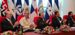 Presidente Daniel se reúne con diputados del PARLACEN