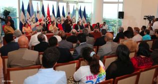 Presidente Daniel se reúne con diputados del PARLACEN