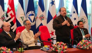 Presidente Daniel se reúne con diputados del PARLACEN