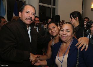 Presidente Daniel se reúne con diputados del PARLACEN