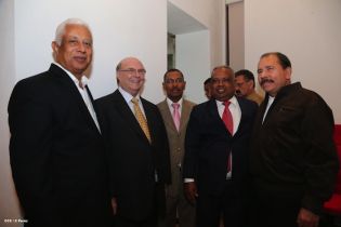 Presidente Daniel se reúne con diputados del PARLACEN