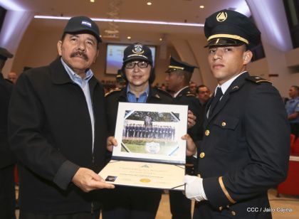 XIX Promoción de Damas y Caballeros Cadetes de la Academia de la Policía Nacional