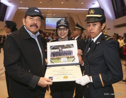 XIX Promoción de Damas y Caballeros Cadetes de la Academia de la Policía Nacional