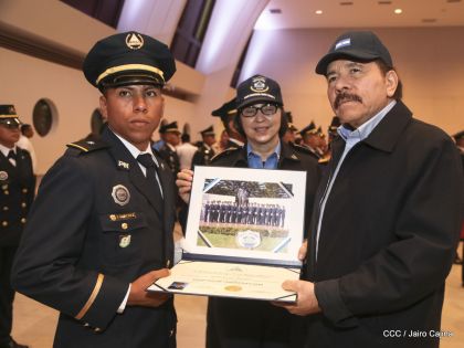 XIX Promoción de Damas y Caballeros Cadetes de la Academia de la Policía Nacional