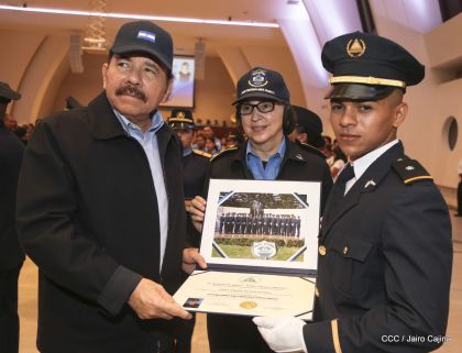 XIX Promoción de Damas y Caballeros Cadetes de la Academia de la Policía Nacional