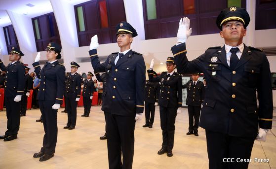 XIX Promoción de Damas y Caballeros Cadetes de la Academia de la Policía Nacional