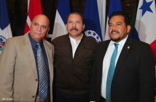 Presidente Daniel se reúne con diputados del PARLACEN