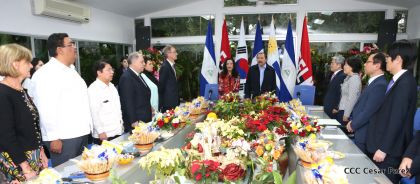 Presidente Daniel y Compañera Rosario reciben cartas credenciales de los embajadores de Corea, Francia y Uruguay