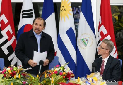 Presidente Daniel y Compañera Rosario reciben cartas credenciales de los embajadores de Corea, Francia y Uruguay