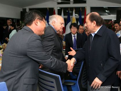 Presidente Daniel y Compañera Rosario reciben cartas credenciales de los embajadores de Corea, Francia y Uruguay