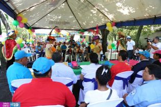 Gobierno lleva energía eléctrica a comunidades de León