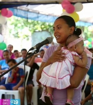 Gobierno lleva energía eléctrica a comunidades de León