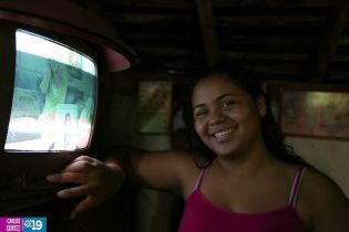 Gobierno lleva energía eléctrica a comunidades de León