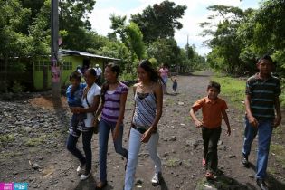 Gobierno lleva energía eléctrica a comunidades de León