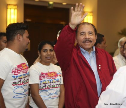 Daniel y Rosario reciben credenciales de Presidente y Vicepresidenta de Nicaragua