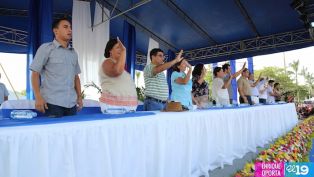 Desfiles escolares en Avenida Bolívar (31 Agosto 2013)